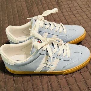 Tommy Hilfiger sky blue fashion sneakers, like new.
